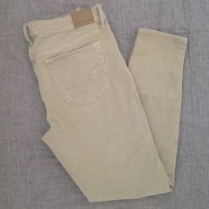 American Eagle Hi-Rise Jegging